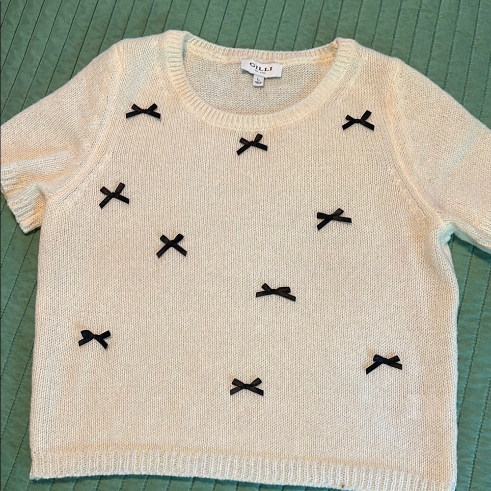 Gilli Cream and Black Crew Neck Sweater with Bow Accents